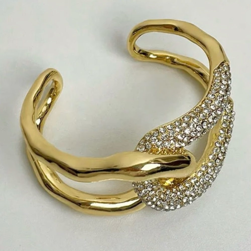 NWT ⚜️💎⚜️ Natasha Pave Crystal Interlocked Cuff
Bracelet in Gold - Picture 5 of 8